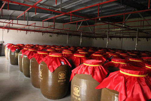 四特酒新万吨酒罐群落成,储酒实力再上新台阶