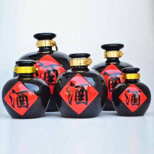 几乎每家每户,都有土陶制品,用来装水,装酒,泡菜等